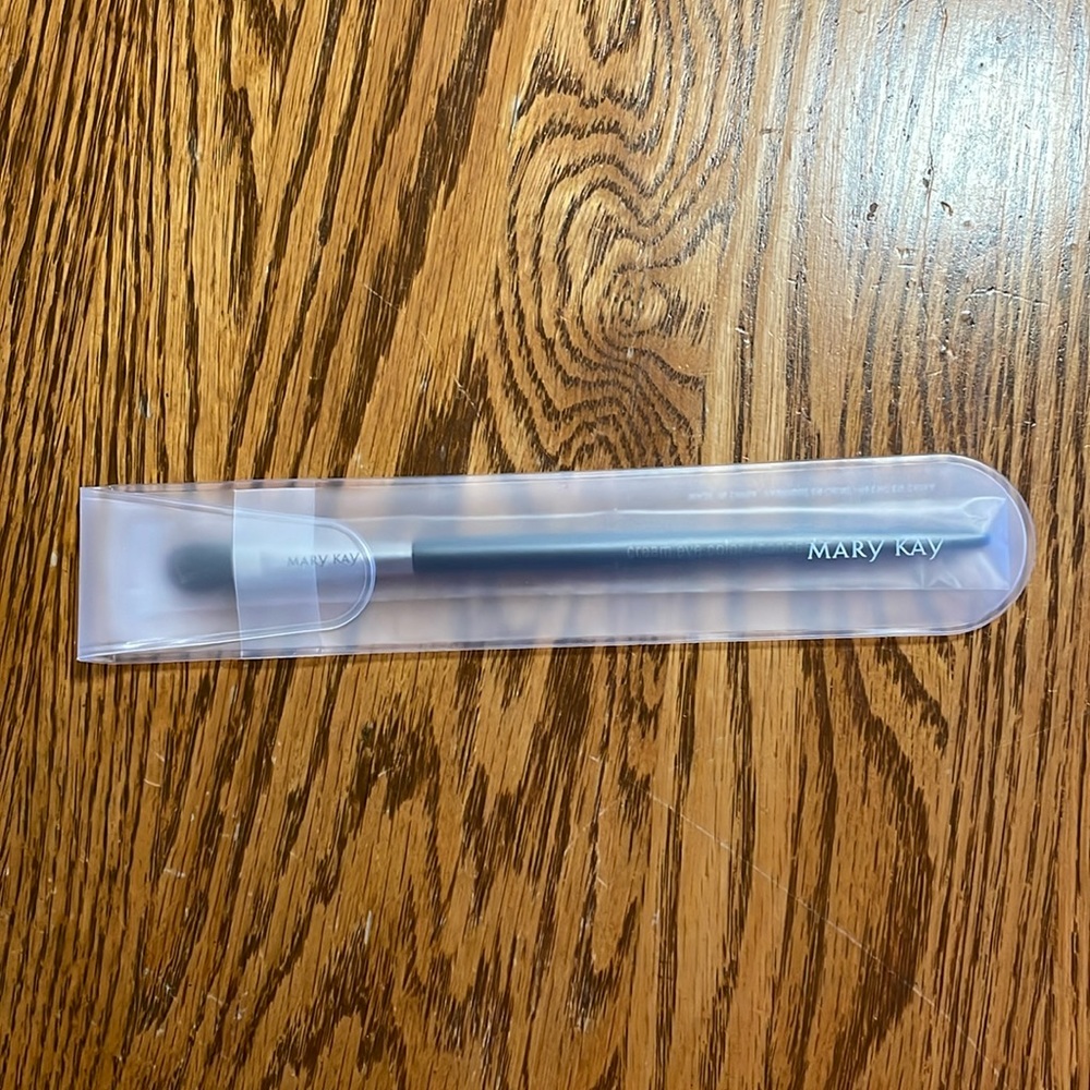 Mary Kay cream eye color brush